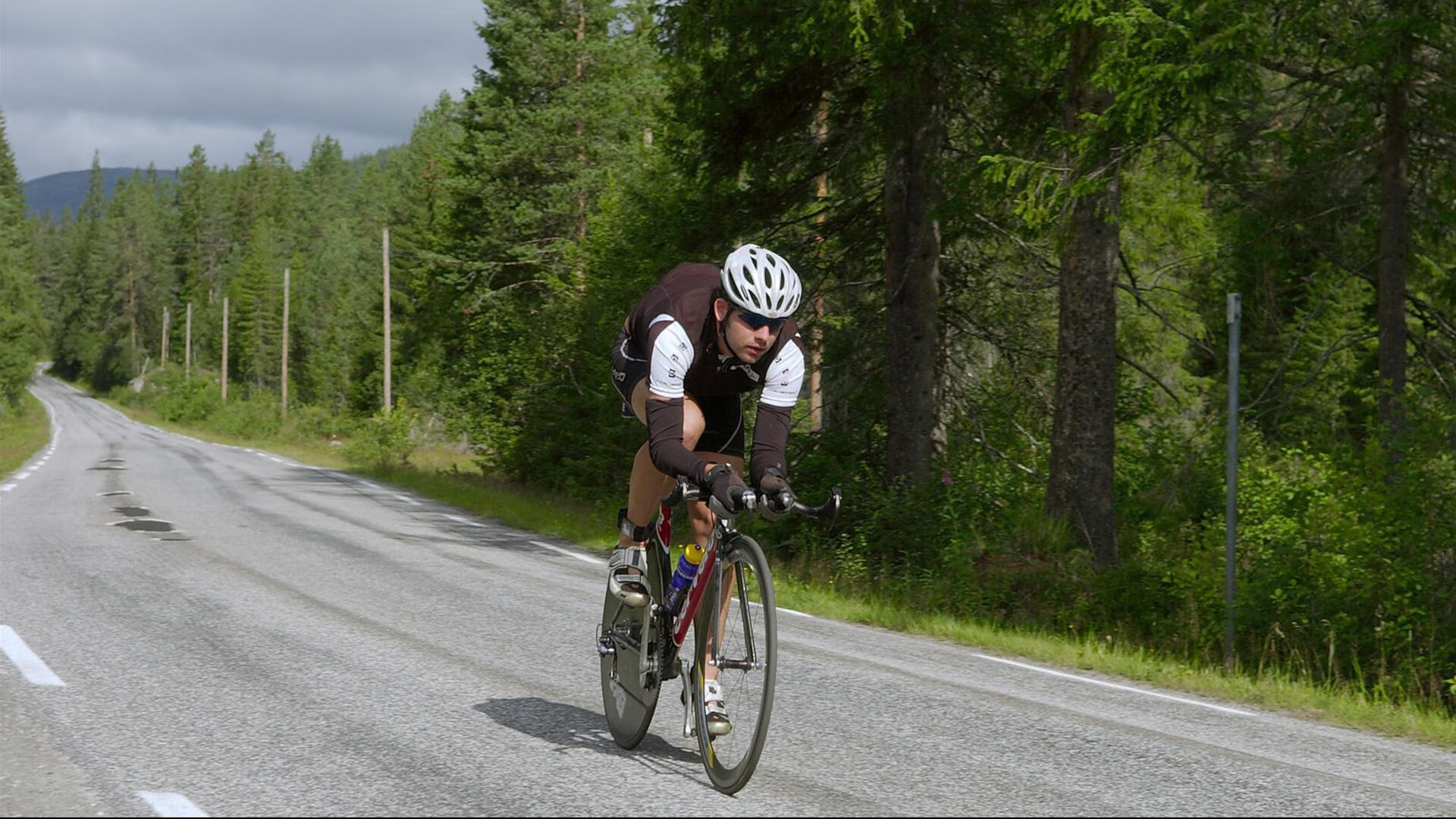 羚羊队的全员表现：核心球员与默契配合，成为比赛的关键要素，羚羊队徽